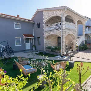 https://apartments-limia.pula-hotels.org