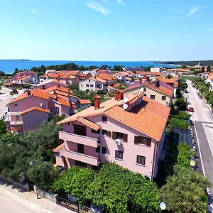 https://apartments-mira-1293.pula-hotels.org