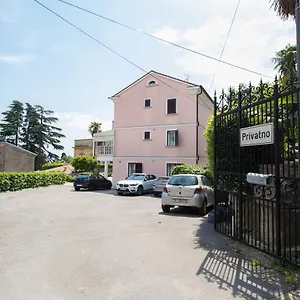 Sonja Apartman